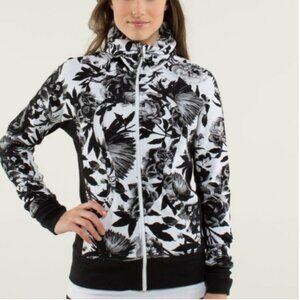 Lululemon Calm & Cozy Scuba Jacket in Brisk Bloom Size 6